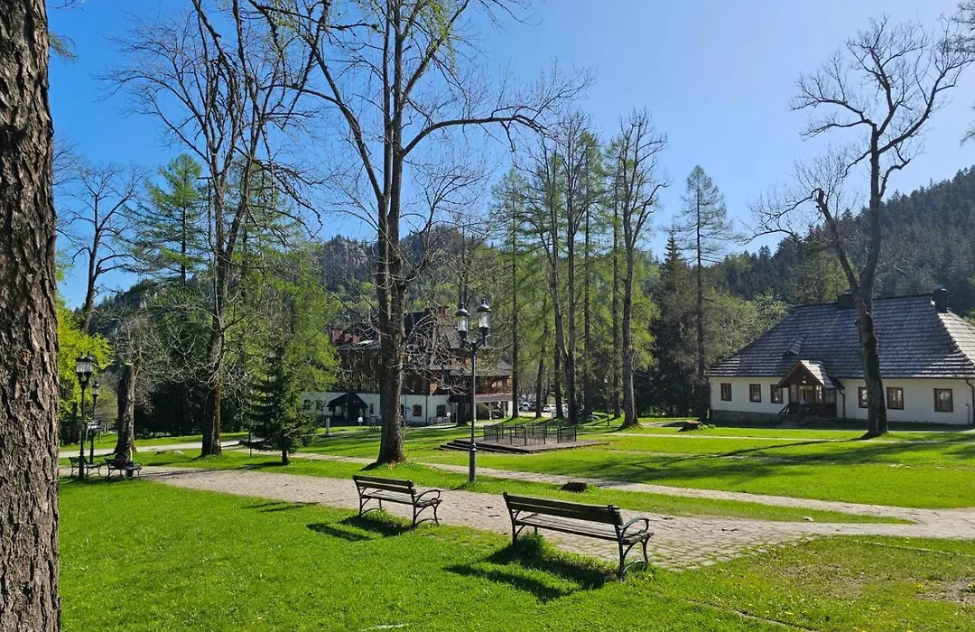 Gosciniec Kuznice-1